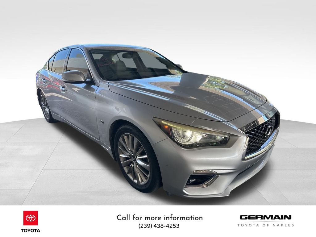 2018 Infiniti Q50 3.0t LUXE photo 3