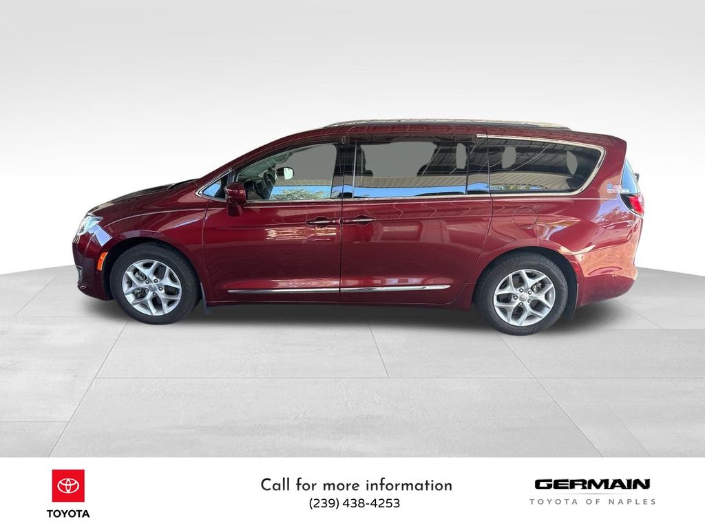 2019 Chrysler Pacifica Touring Plus photo 2