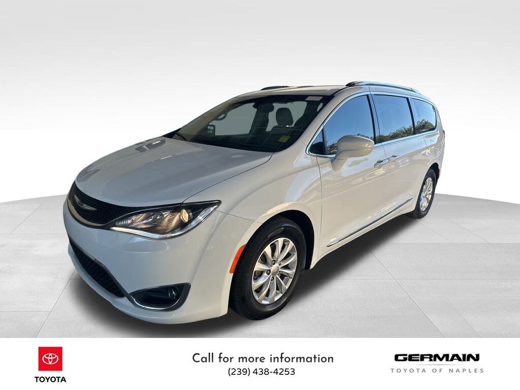 Used 2018 Chrysler Pacifica Touring L Minivan/Van