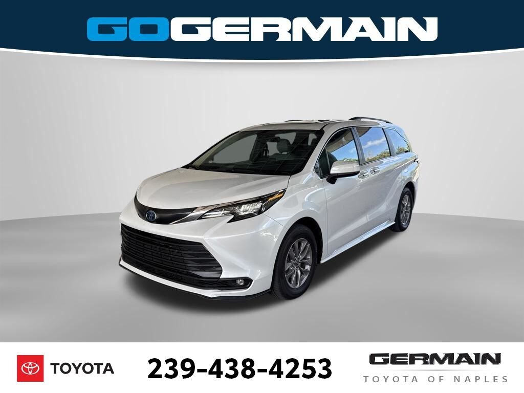 Used 2025 Toyota Sienna XLE Minivan/Van