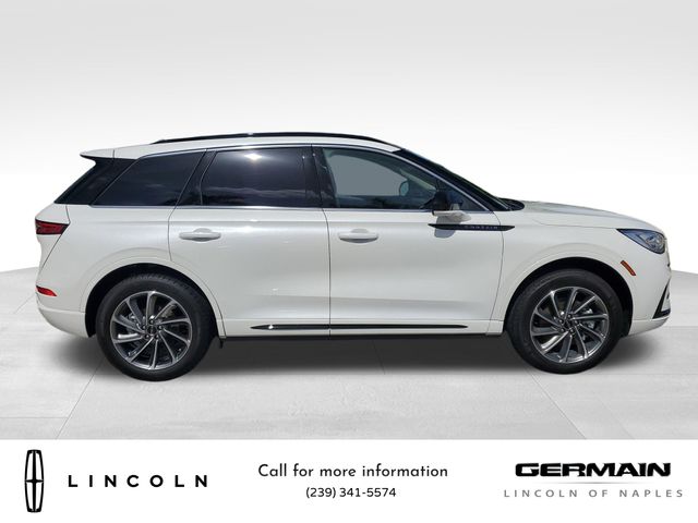 2025 Lincoln Corsair Grand Touring photo 4
