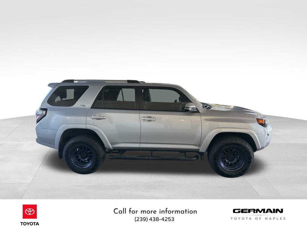 2023 Toyota 4Runner SR5 Premium photo 3