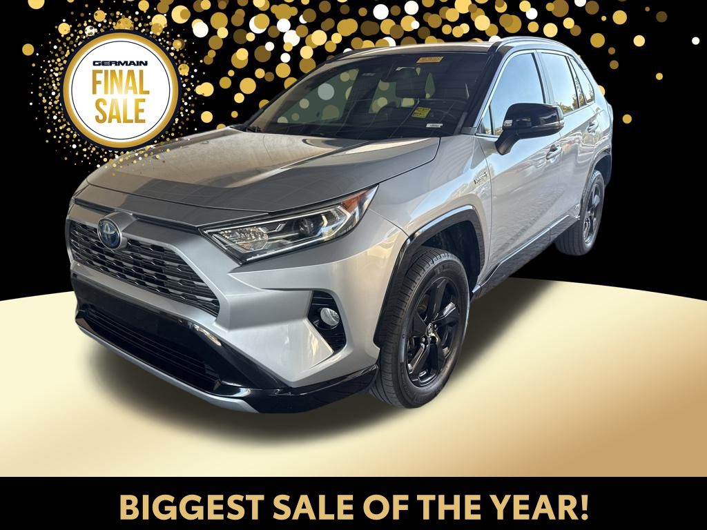 2020 Toyota RAV4 XSE's photo