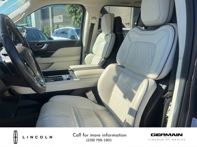 2022 Lincoln Navigator Black Label photo 2