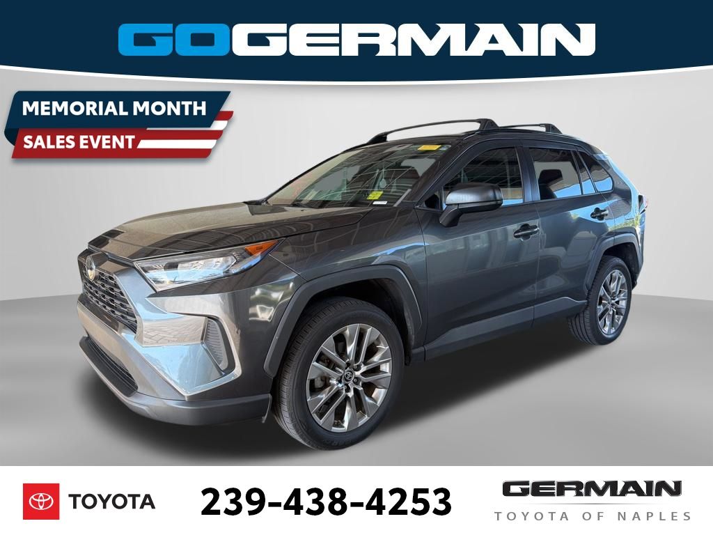 2020 Toyota RAV4 LE FWD's photo
