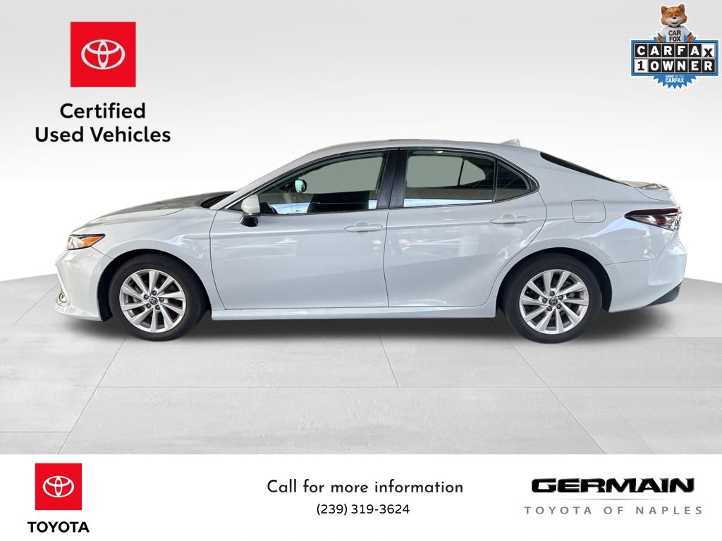 2022 Toyota Camry LE photo 2