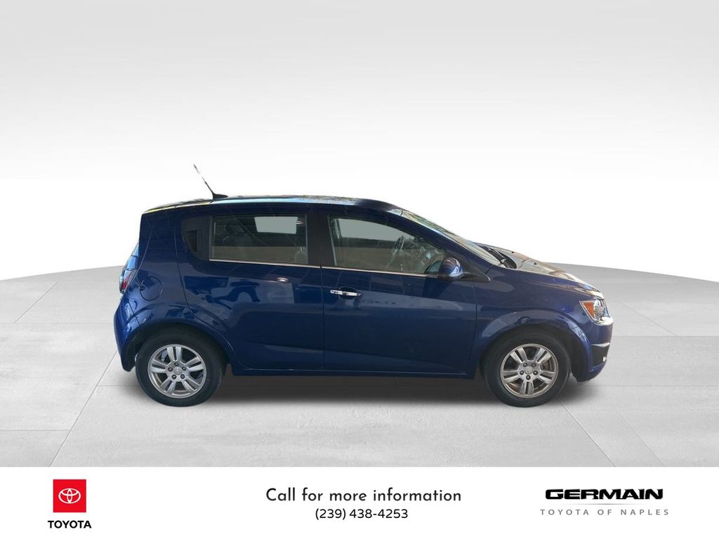 2013 Chevrolet Sonic LT photo 3