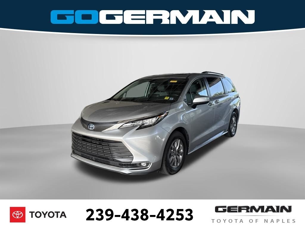 Used 2022 Toyota Sienna XLE Minivan/Van