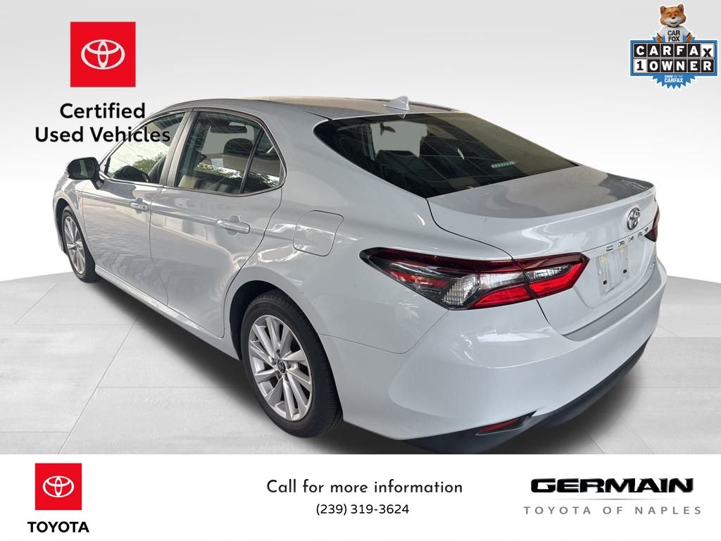 2022 Toyota Camry LE photo 3
