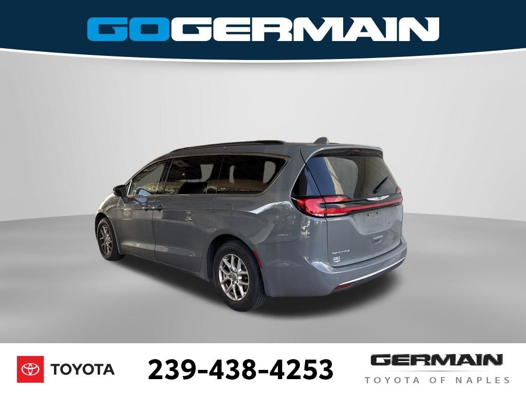 Used 2022 Chrysler Pacifica Touring L Minivan/Van