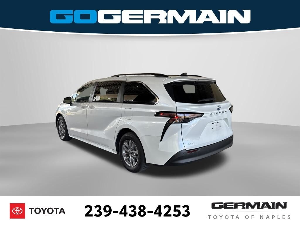 Used 2025 Toyota Sienna XLE Minivan/Van