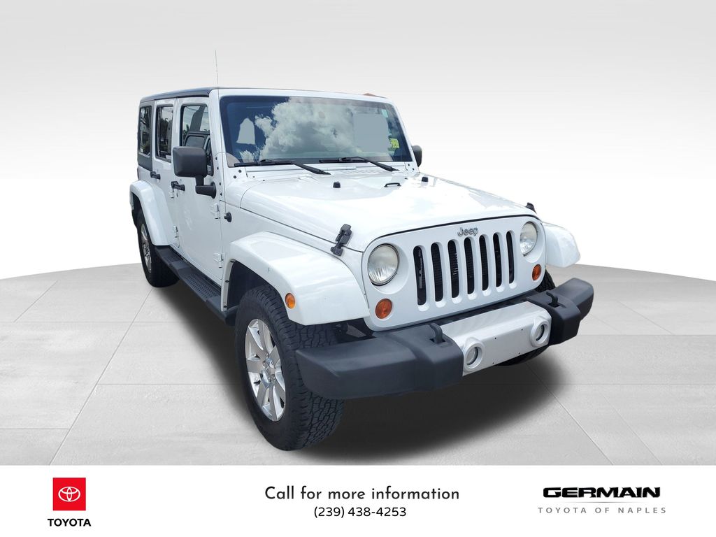 2013 Jeep Wrangler Unlimited Sahara photo 3