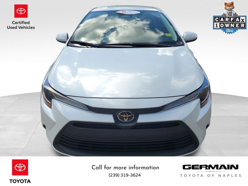 2025 Toyota Corolla LE photo 2
