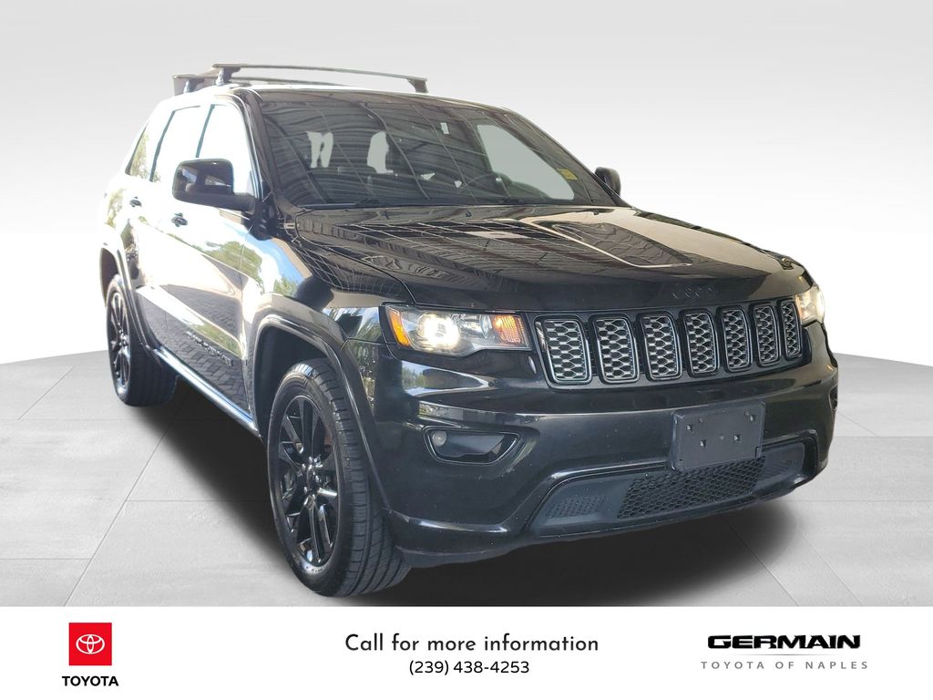 2018 Jeep Grand Cherokee Altitude photo 3