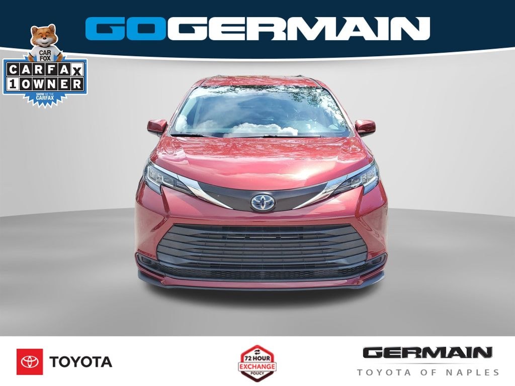 Used 2023 Toyota Sienna LE Minivan/Van