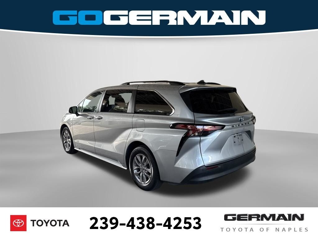 Used 2022 Toyota Sienna XLE Minivan/Van