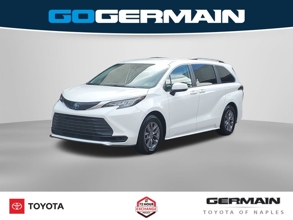 Used 2022 Toyota Sienna LE Minivan/Van