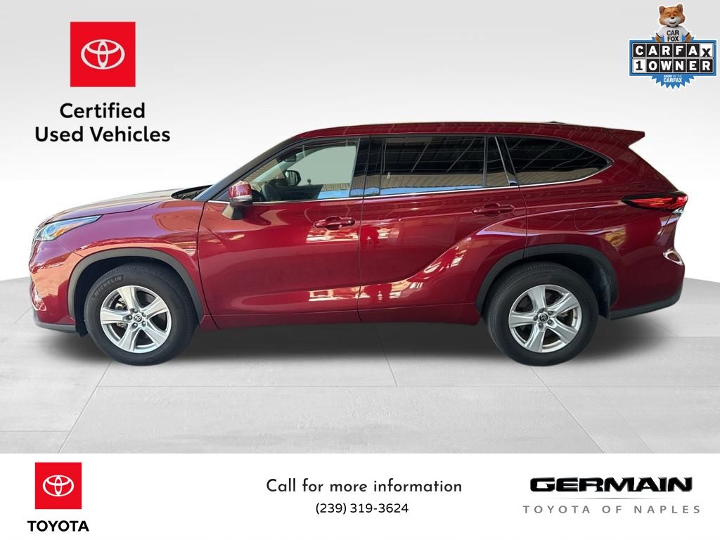 2022 Toyota Highlander LE photo 2