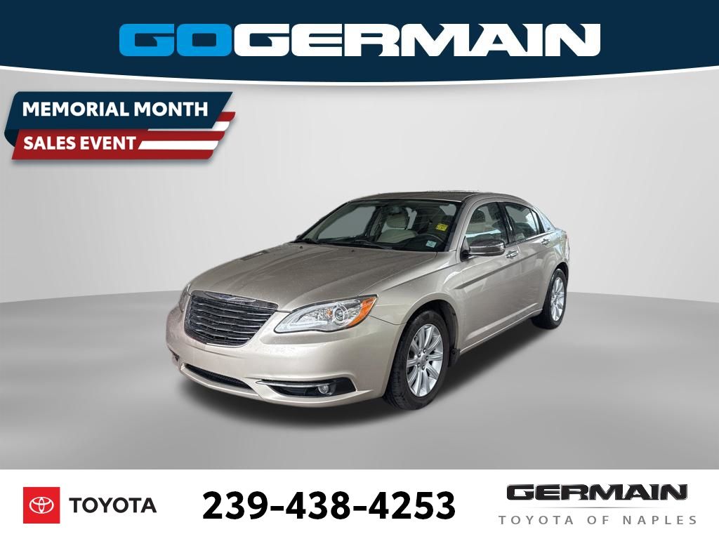 2014 Chrysler 200's photo