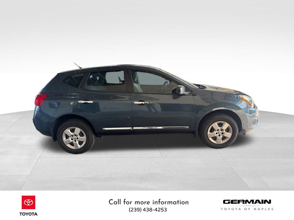 2014 Nissan Rogue Select S photo 2