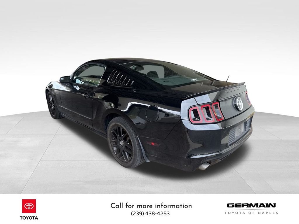 2014 Ford Mustang V6 photo 3