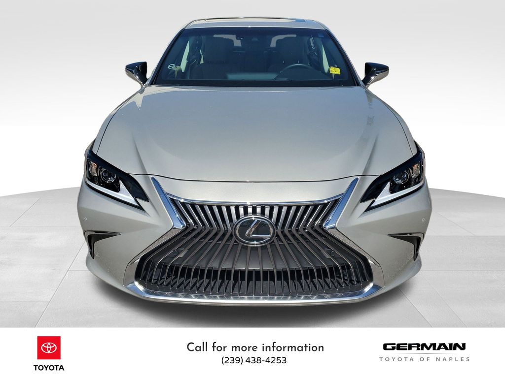 2021 Lexus ES 250 photo 2