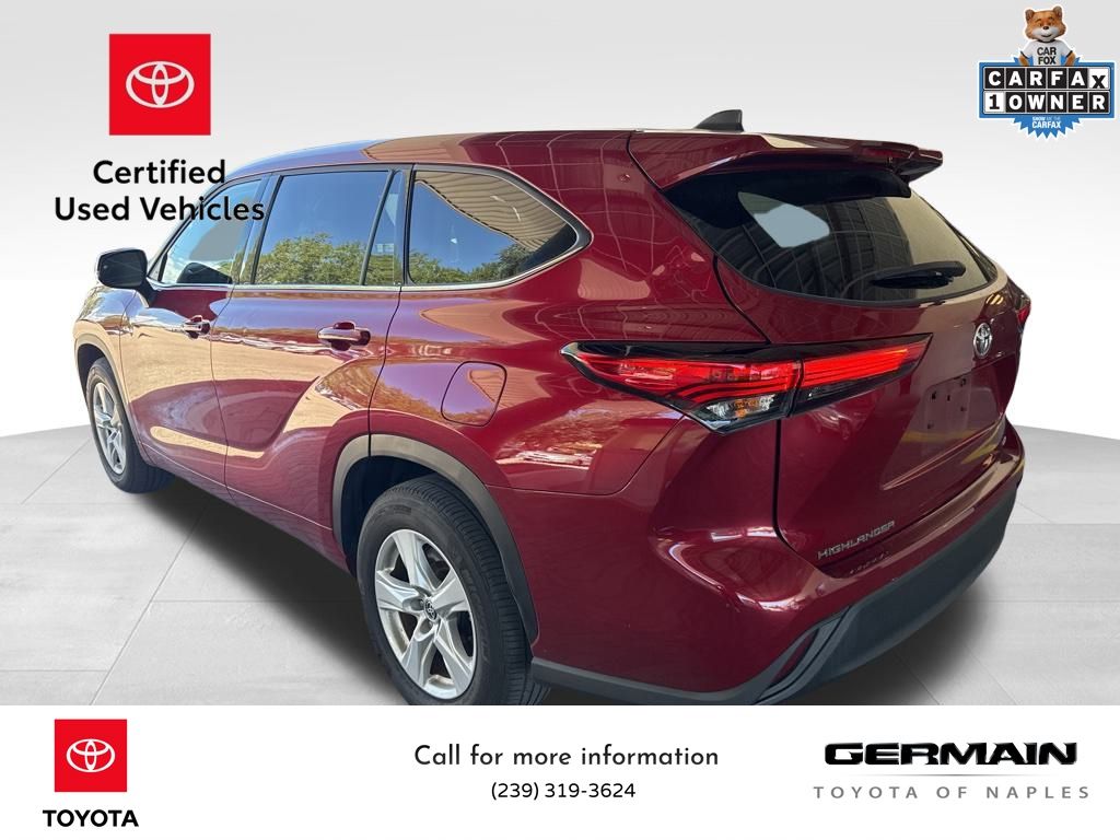 2022 Toyota Highlander LE photo 3