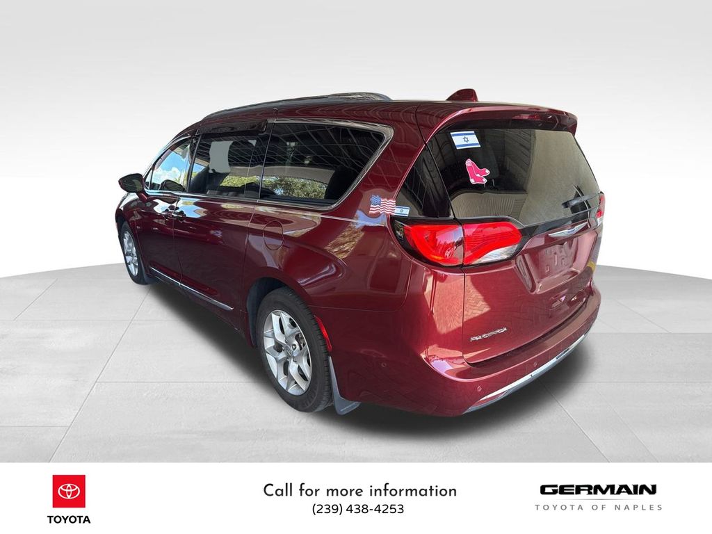 2019 Chrysler Pacifica Touring Plus photo 3