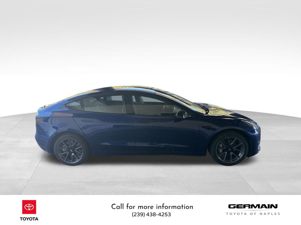2021 Tesla Model 3 Standard Range Plus photo 2
