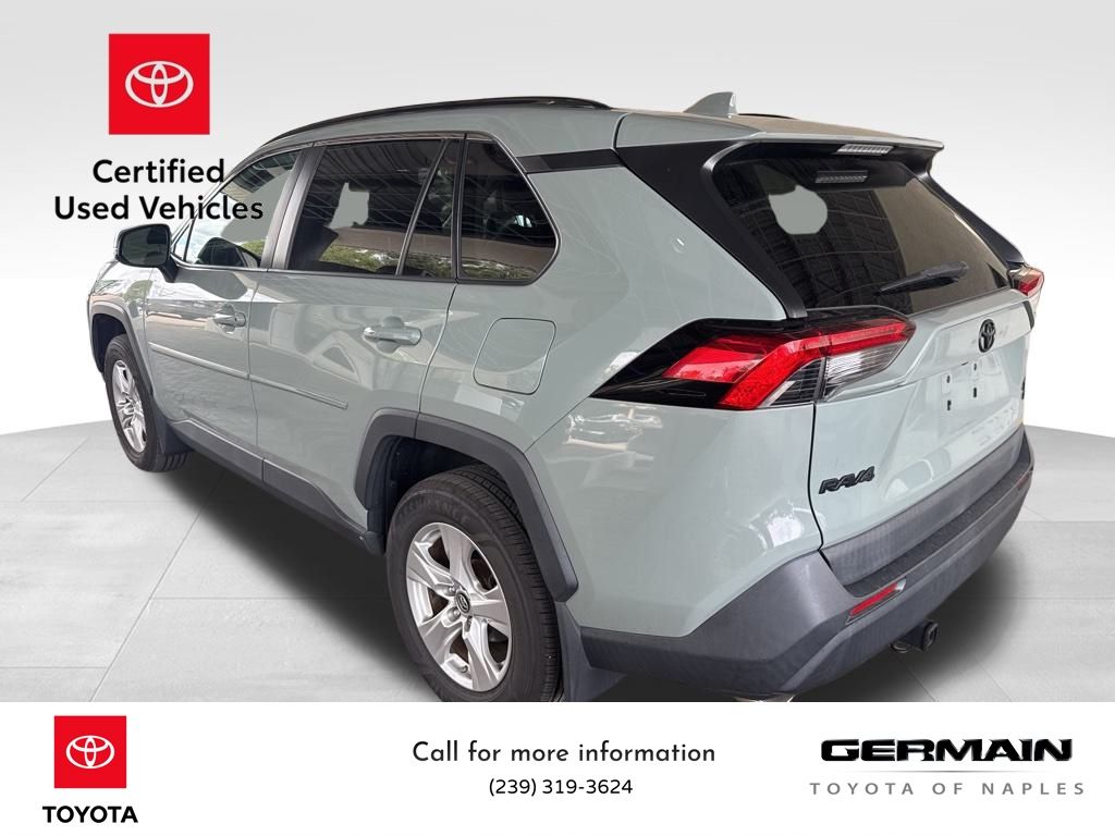 2019 Toyota RAV4 XLE photo 2