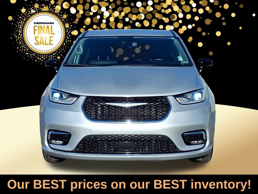 Used 2024 Chrysler Pacifica Touring L Van Passenger Van