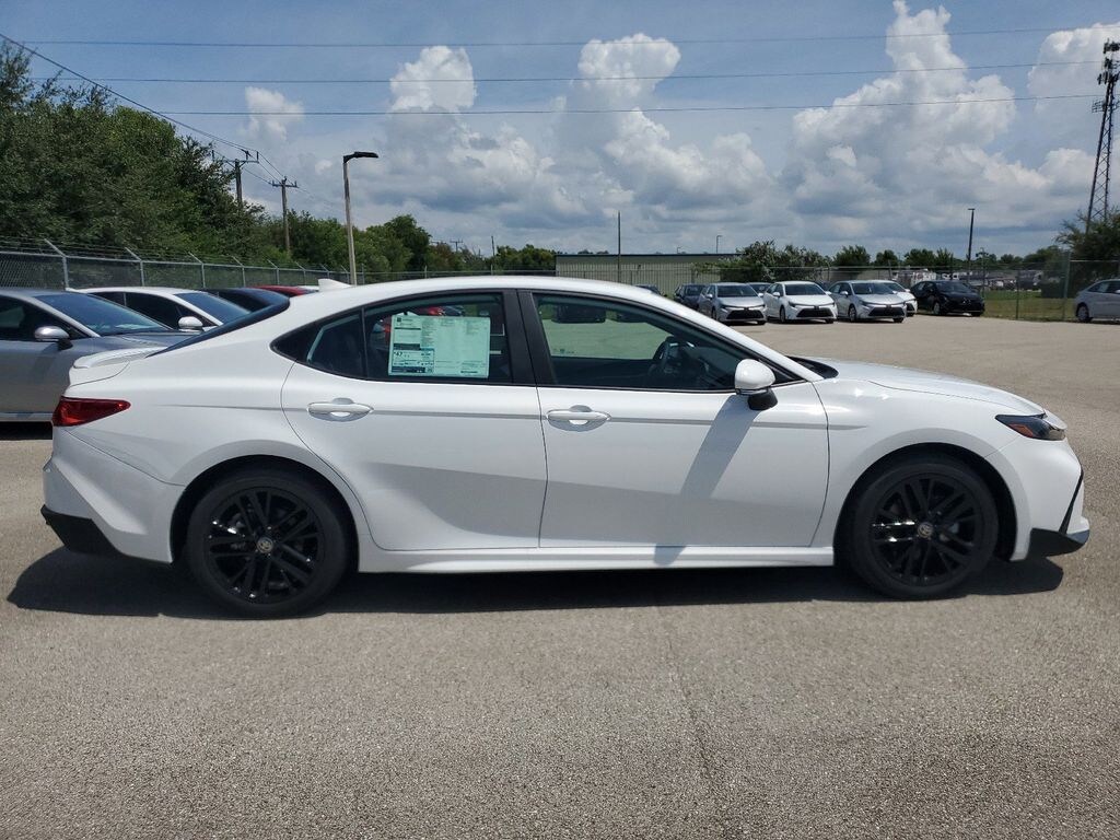 New 2025 Toyota Camry SE Sedan