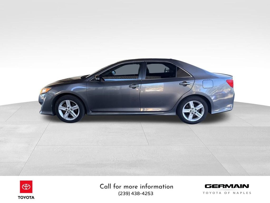 Used 2014 Toyota Camry SE Sedan