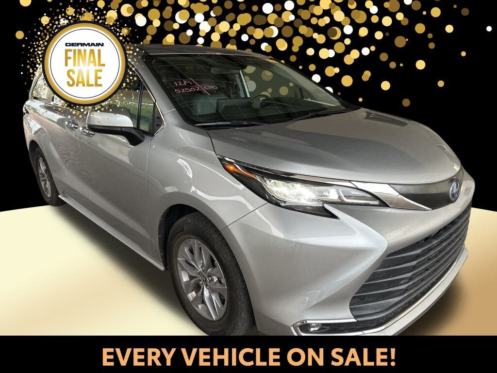 Certified 2022 Toyota Sienna XLE Van Passenger Van