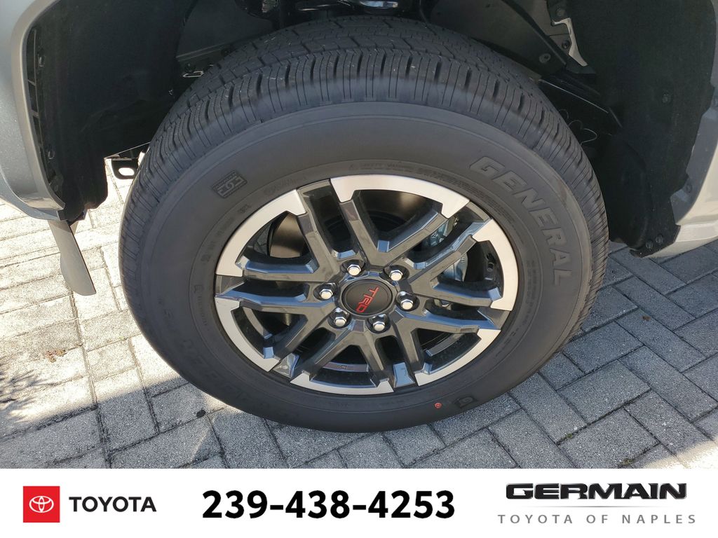 2025 Toyota Tacoma TRD Sport - Photo 11