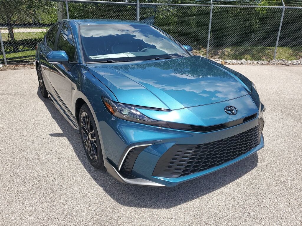 New 2025 Toyota Camry SE Sedan