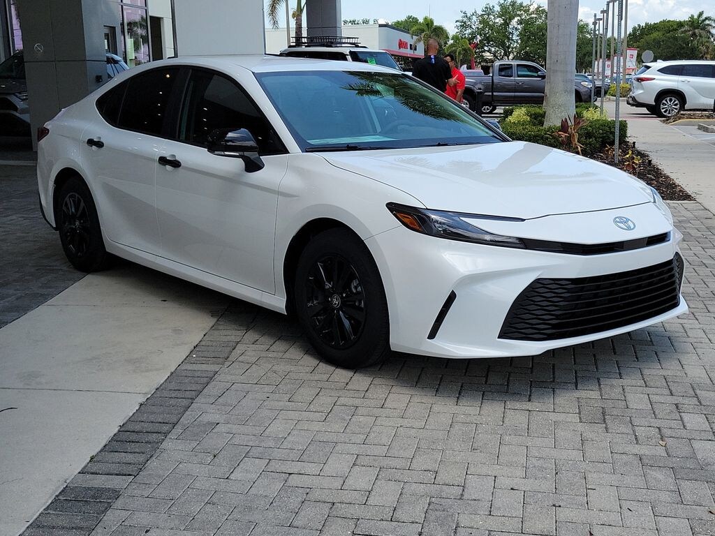 New 2025 Toyota Camry LE Sedan
