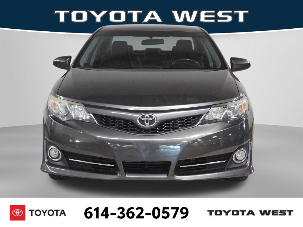 Used 2014 Toyota Camry SE Sedan