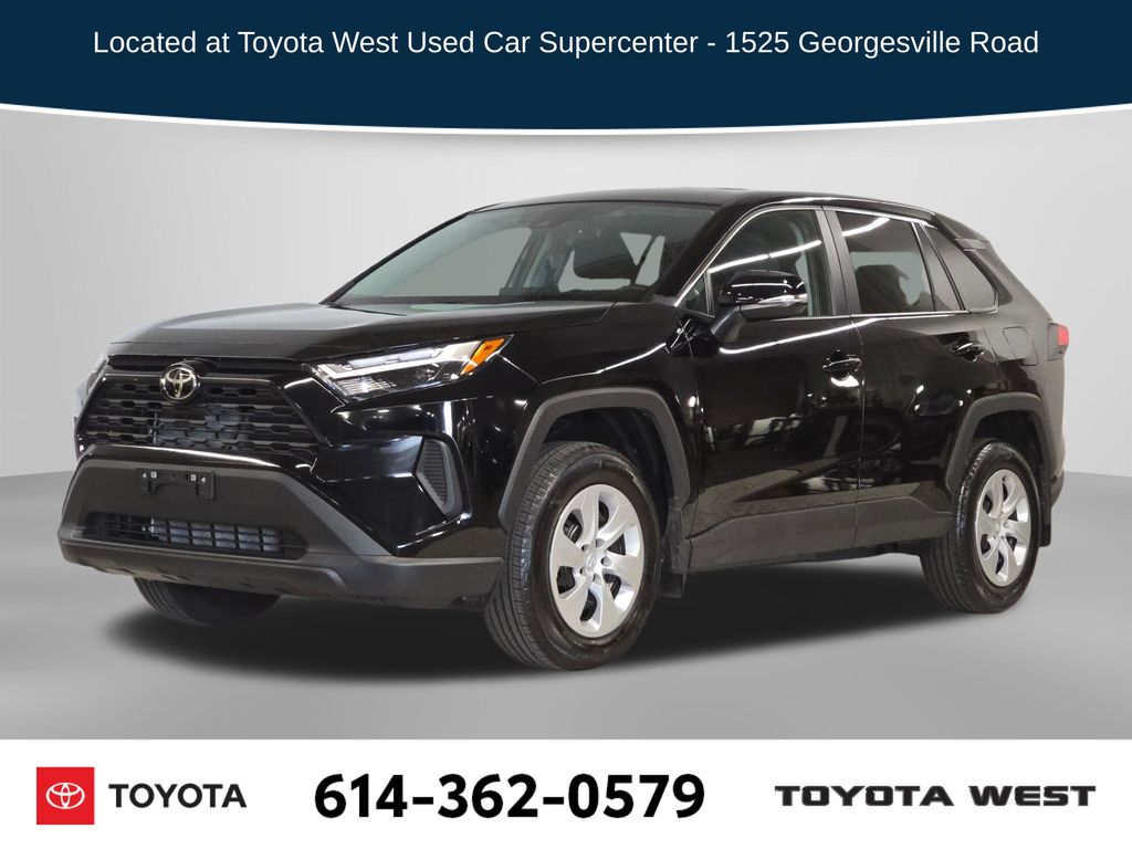 2025 Toyota RAV4 LE AWD's photo