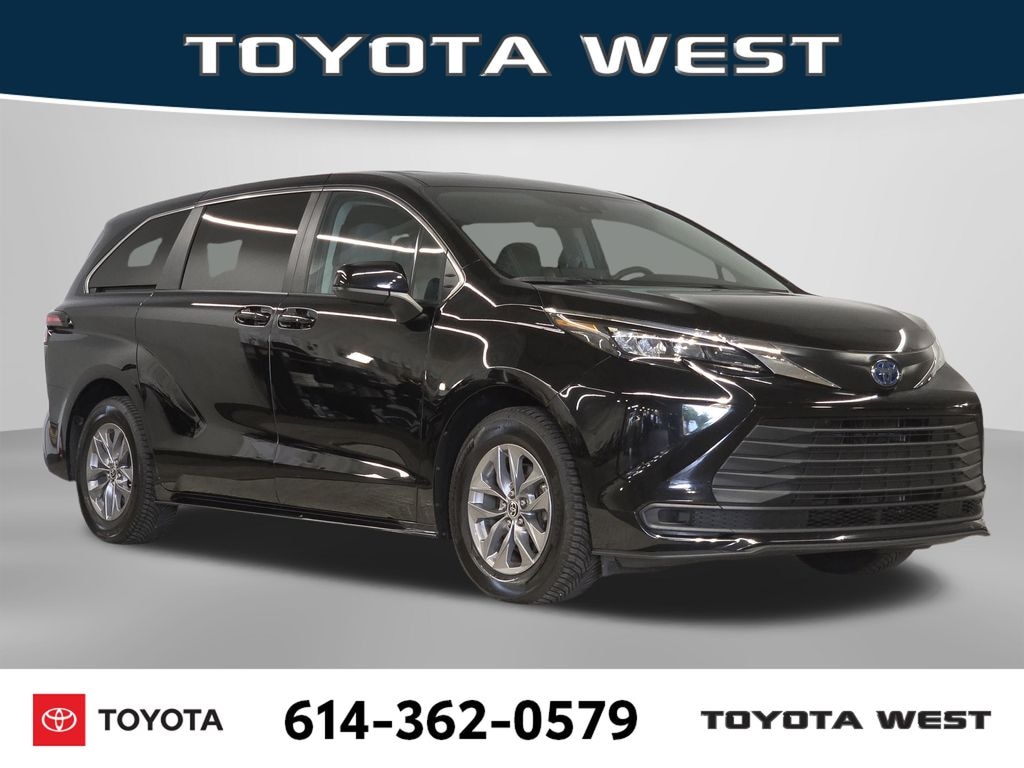 Used 2024 Toyota Sienna LE 8 Passenger Van Passenger Van