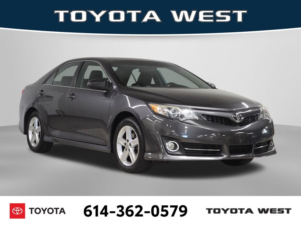 Used 2014 Toyota Camry SE Sedan