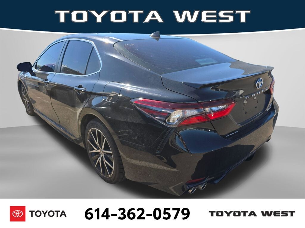 Used 2021 Toyota Camry Hybrid SE Sedan