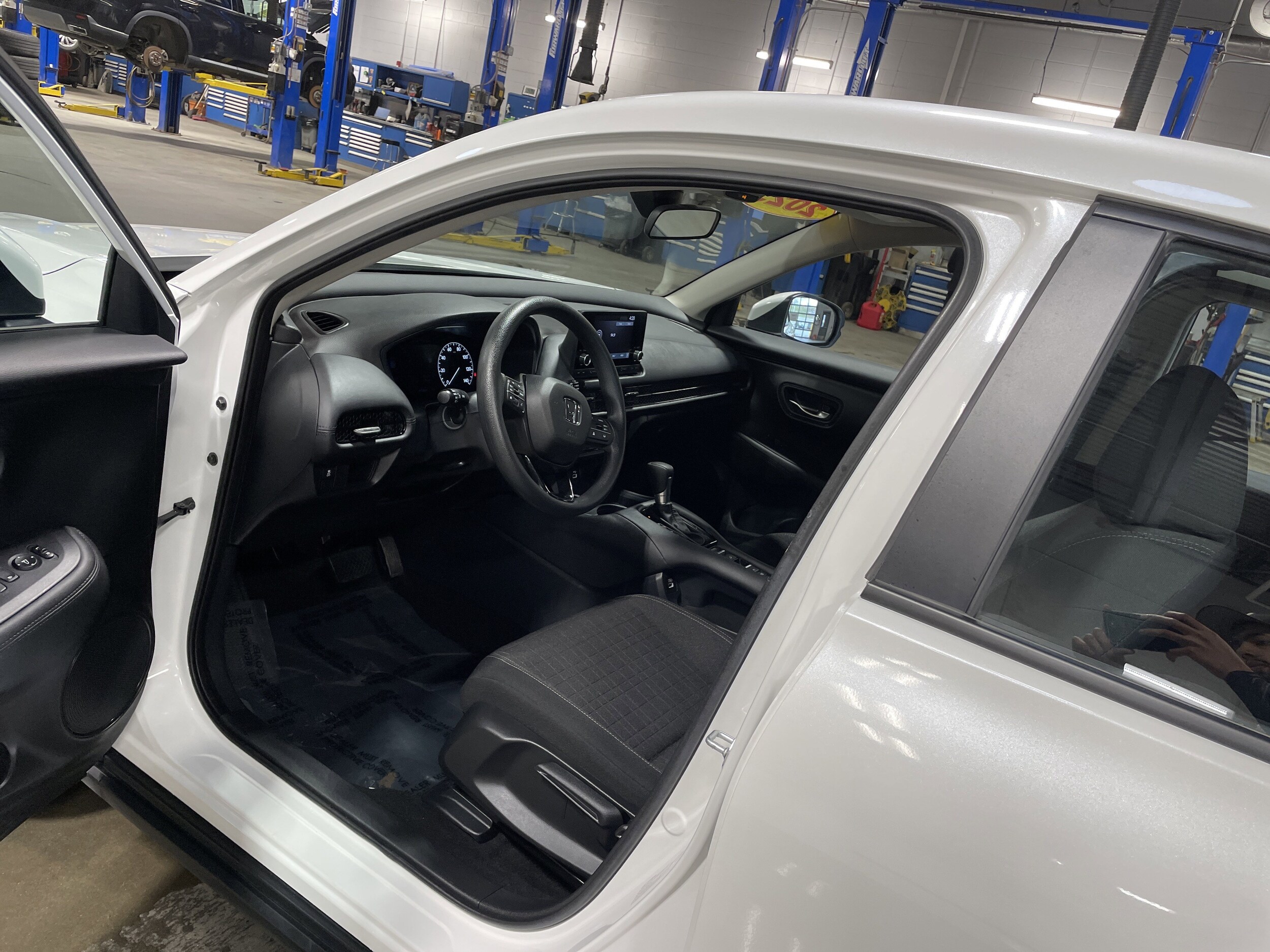 2023 Honda HR-V LX - Photo 23