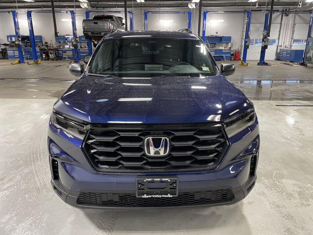 New 2025 Honda Pilot Sport SUV