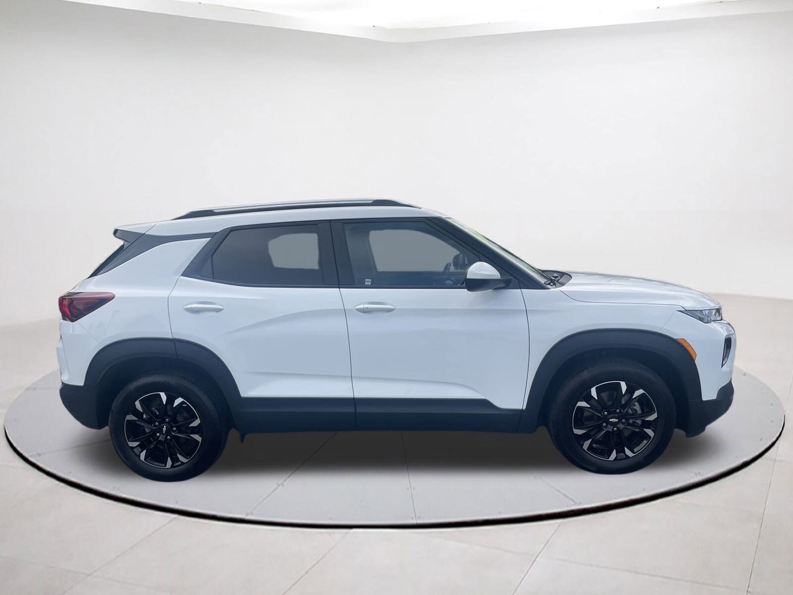 2023 Chevrolet Trailblazer LT photo 4