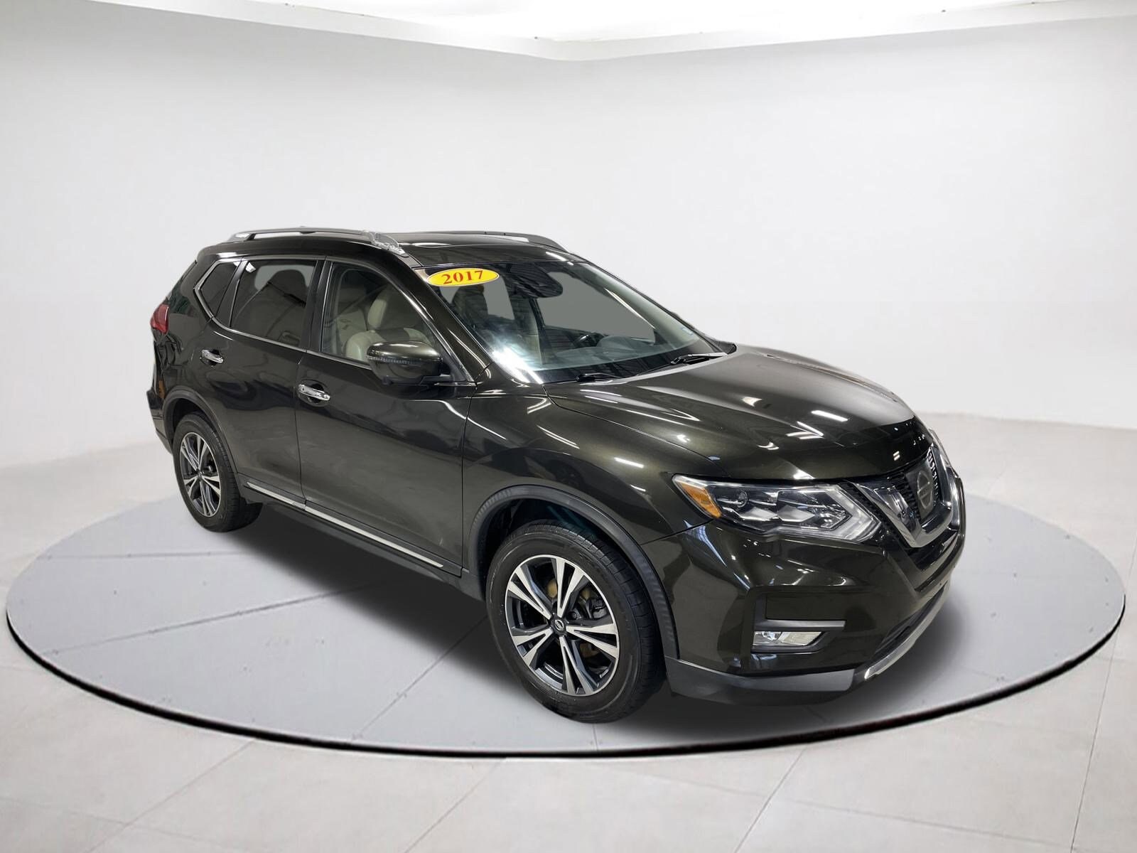 2017 Nissan Rogue SL photo 3