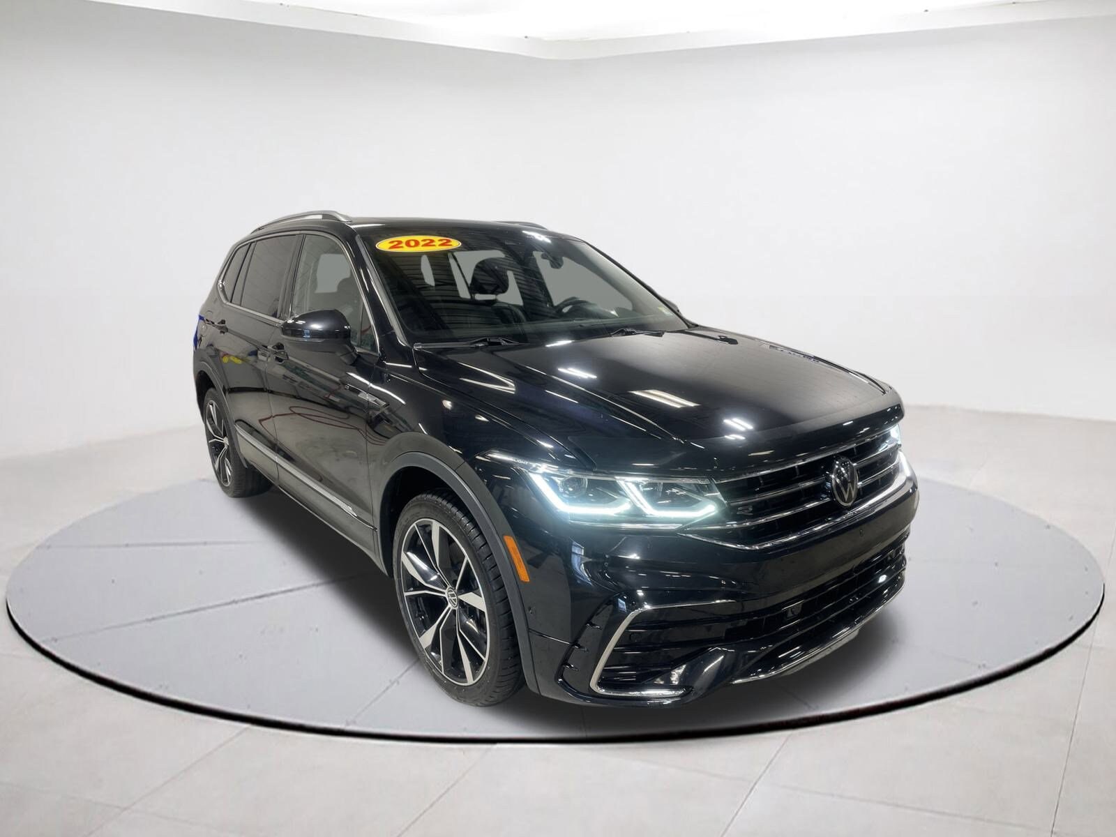 2022 Volkswagen Tiguan SEL Premium R-Line photo 3
