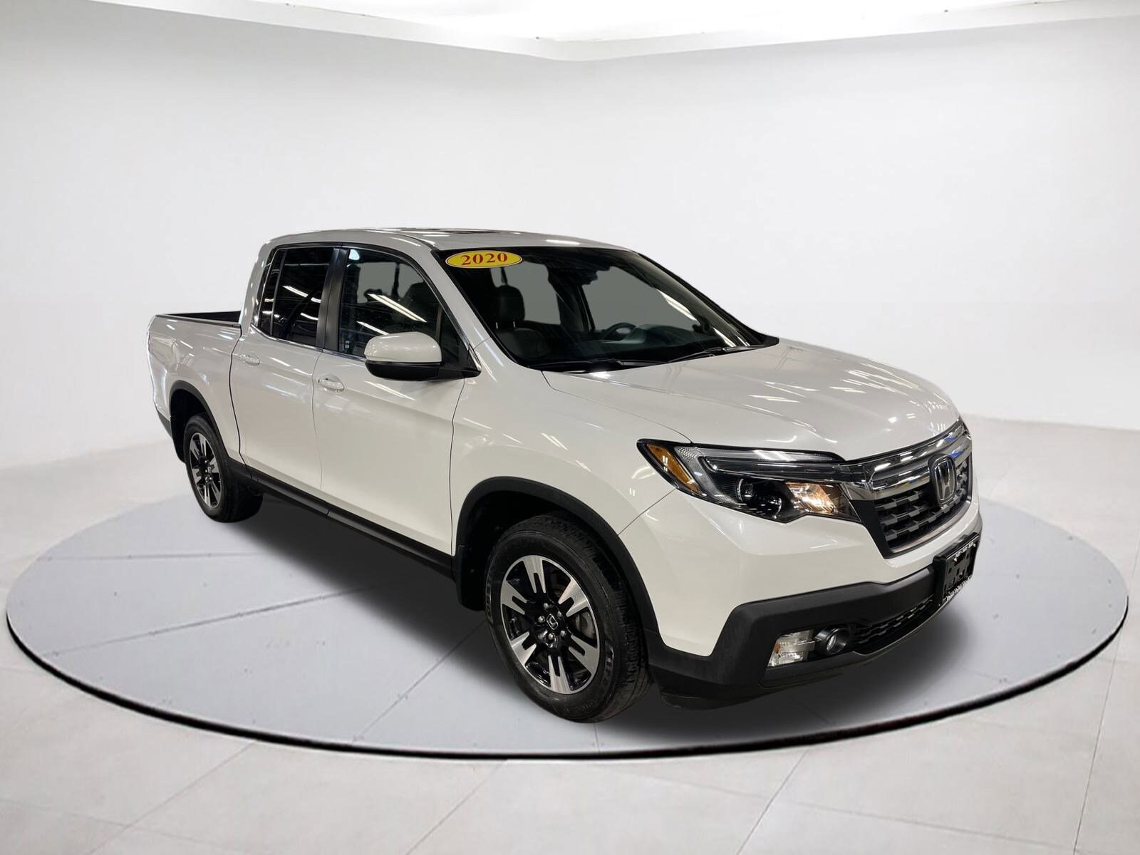 2020 Honda Ridgeline RTL photo 2