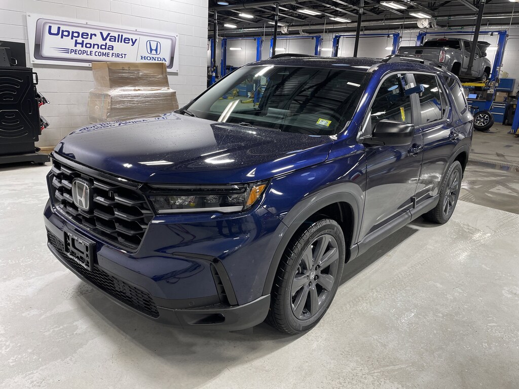 New 2025 Honda Pilot Sport SUV