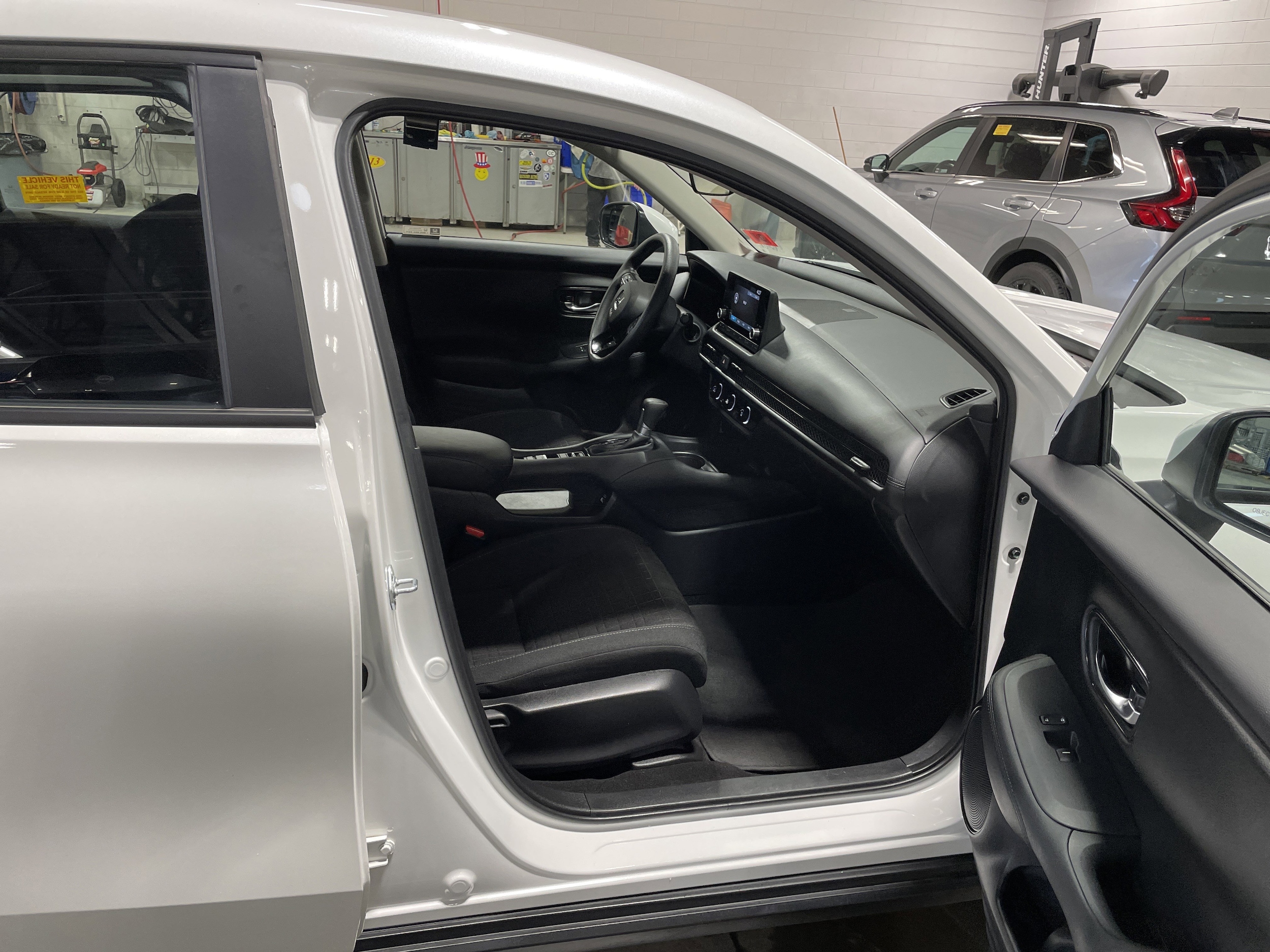 2023 Honda HR-V LX - Photo 17